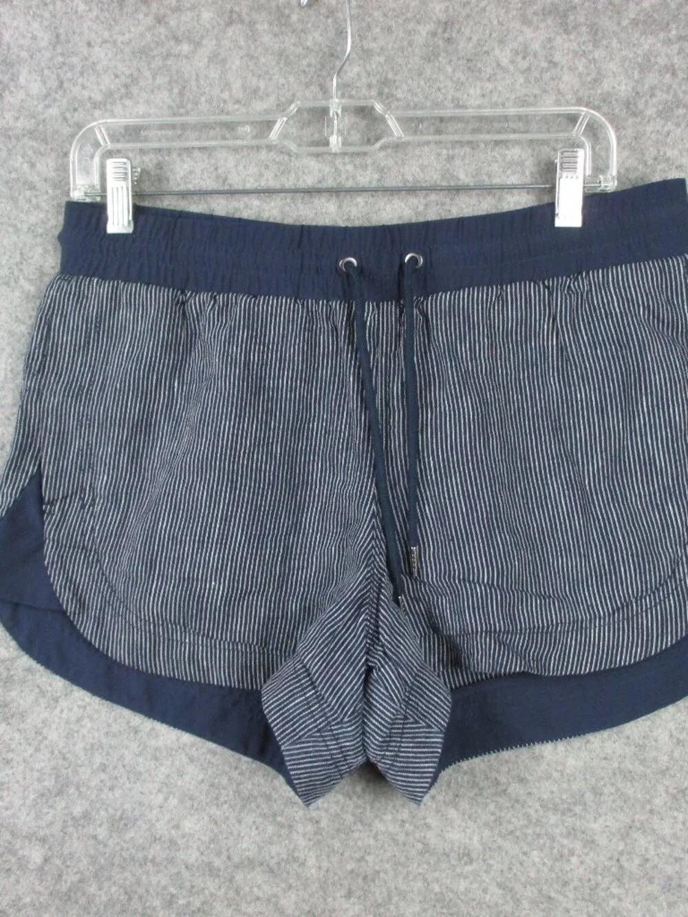 Athleta Shorts Women's 8 Blue 100% Linen Beachside Bali Striped Pull On Summer